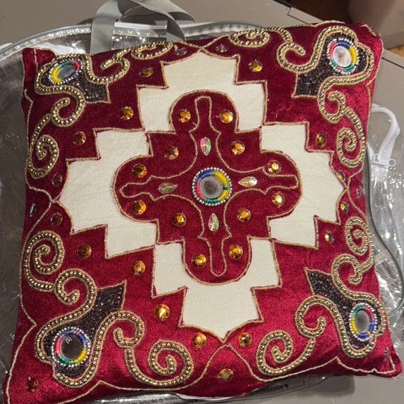 Elegant Red and White Embroidered Cushion - Picture 1 of 12